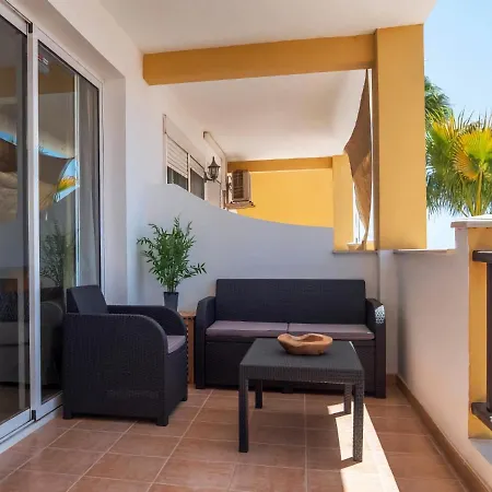 Cozy With Pool Near The Beach Διαμέρισμα *