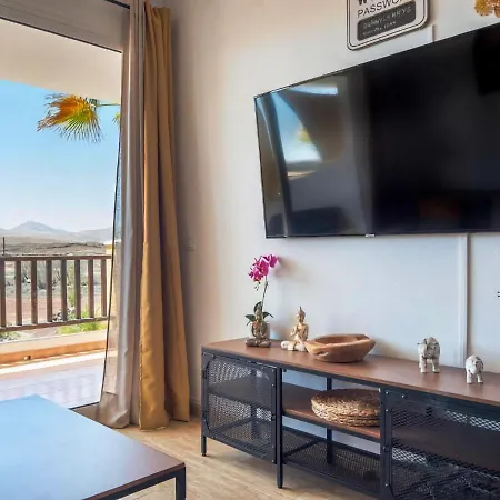 Cozy With Pool Near The Beach Διαμέρισμα